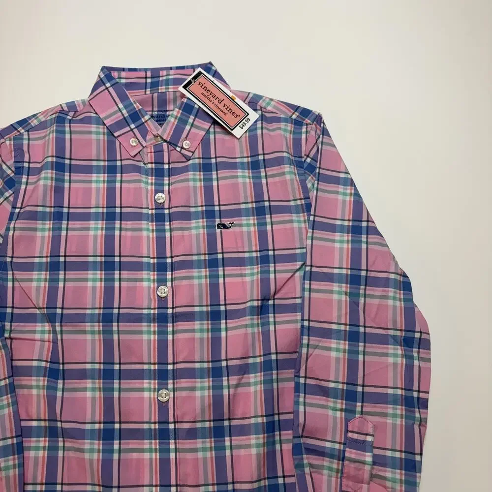 Vineyard Vines step out